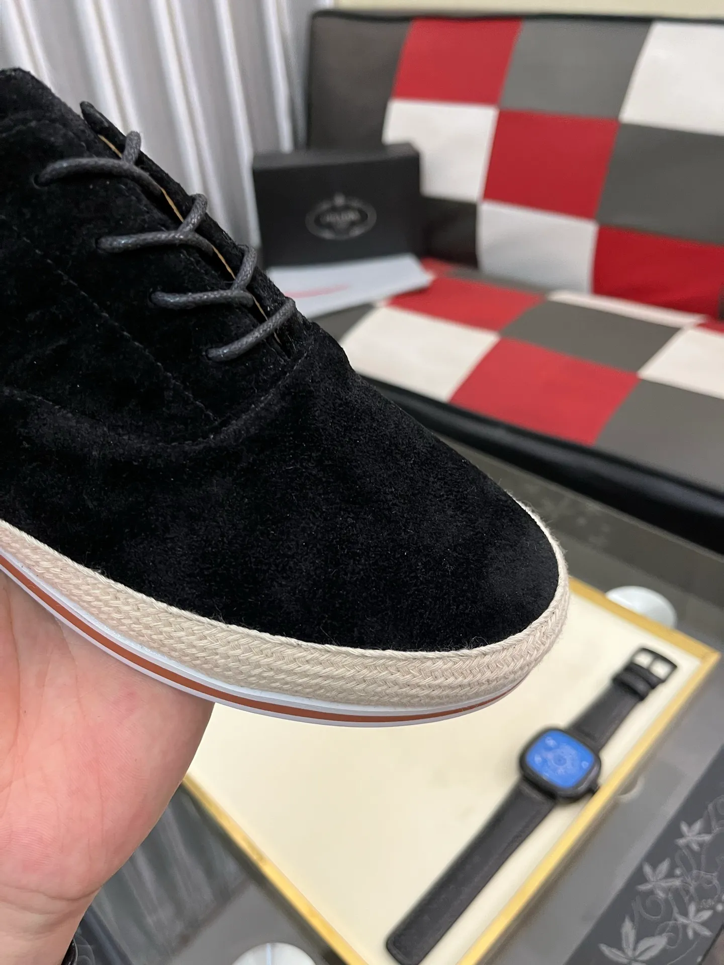 Men's shoes 💰440⌚️⌚️【PRADA】Prada ~ unique and casual style. New models from Prada official website are coming [Celebrate][Celebrate]🏃High-end brand casual shoes ➕Full set of packaging😍😍 Men's 2023 counters are on sale simultaneously, Italian imported brands select first-layer Italian cowhide. 🐑Sheepskin lining (refuses to discolor and rub feet) Sole: Original sole specially provided by the original factory 🎬Better in kind Size number: 38-442️⃣Colors available